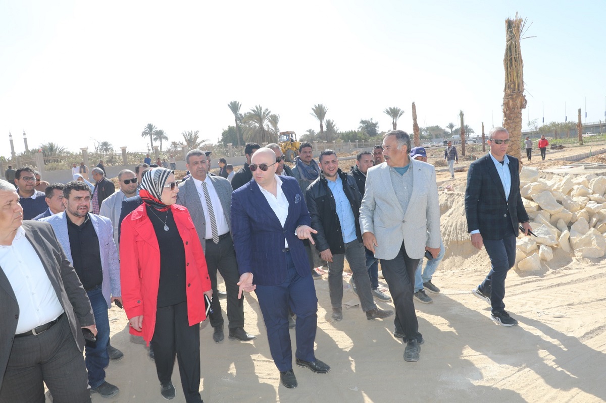 تواصل أعمال المرسى السياحي على شاطئ النيل الشرقي